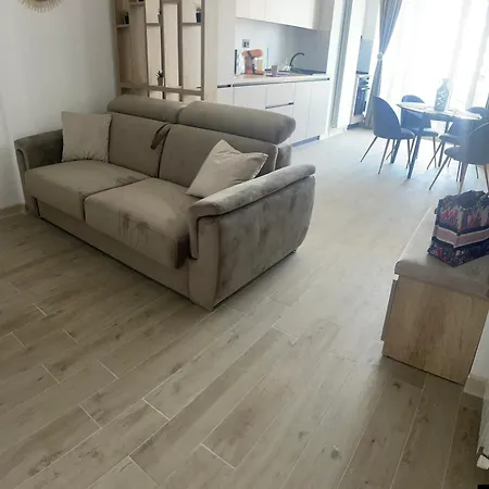 2 Prima Linie Allezi Infinity Gold Apartment